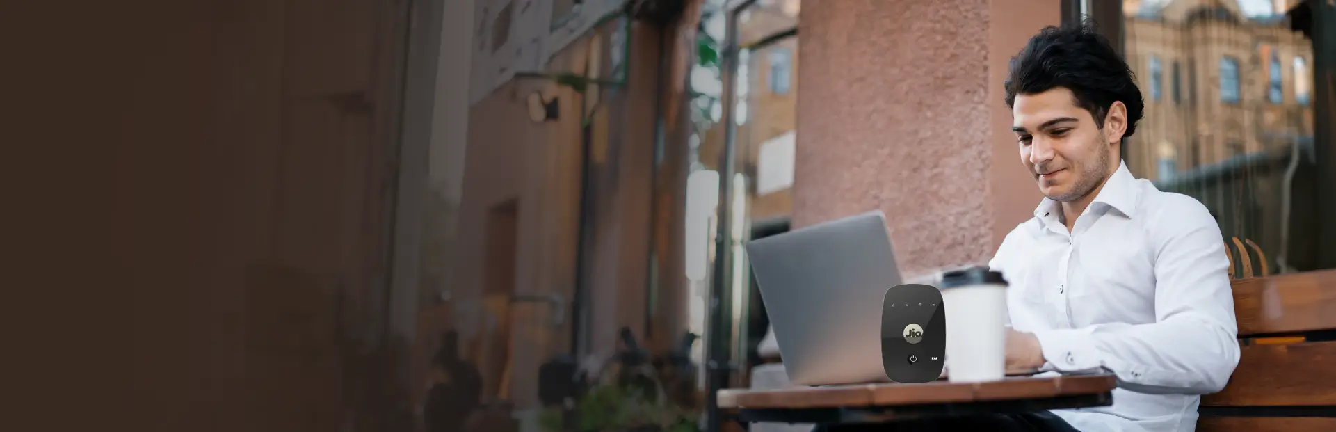 JioFi: Empowering Business Continuity on-the-go JioFi: Empowering Business Continuity on-the-go